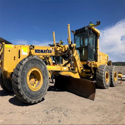 گریدر Komatsu GD825A-2